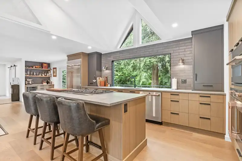 31648 GROVE AVENUE - photo 3 of 40