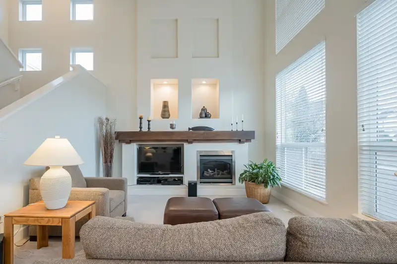20484 67A AVENUE - photo 4 of 40