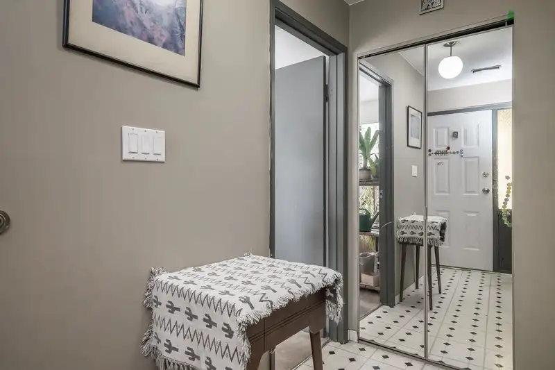 20187 53 AVENUE - photo 3 of 34