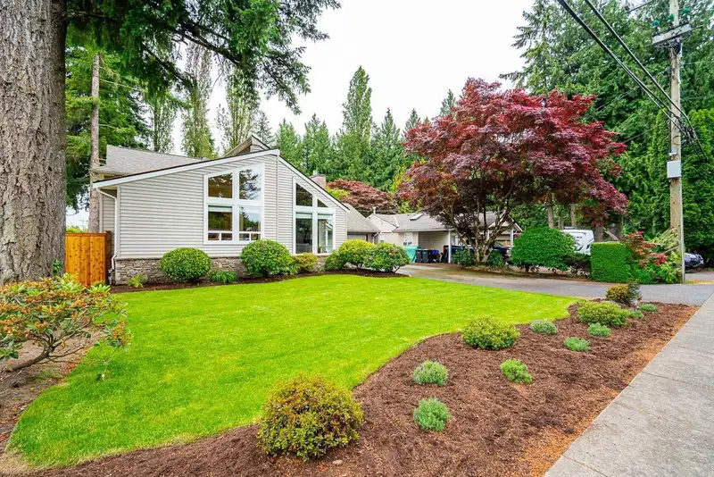 9508 204 STREET - photo 2 of 39