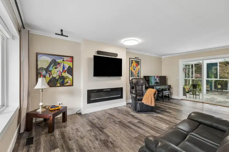 1501 OSTLER COURT - photo 4 of 40