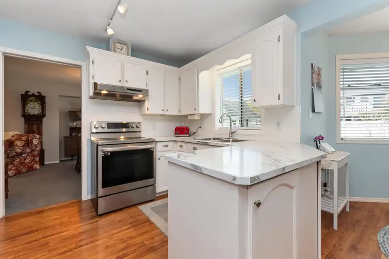 6695 BEAUFORT ROAD - photo 3 of 33