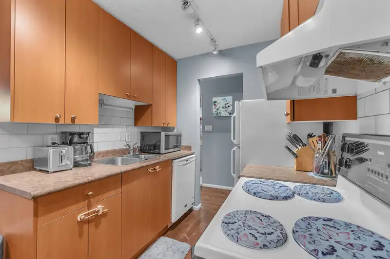 107 170 E 3RD STREET - photo 3 of 26