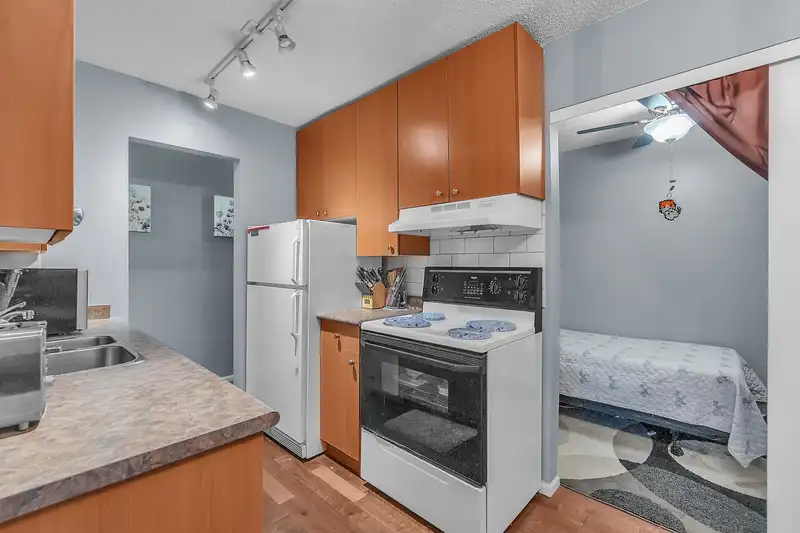 107 170 E 3RD STREET - photo 4 of 26