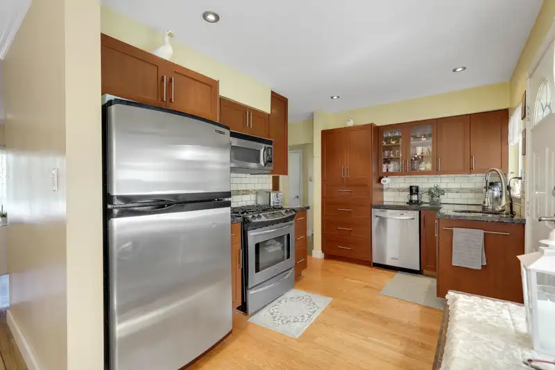 11230 LANSDOWNE DRIVE - photo 2 of 40