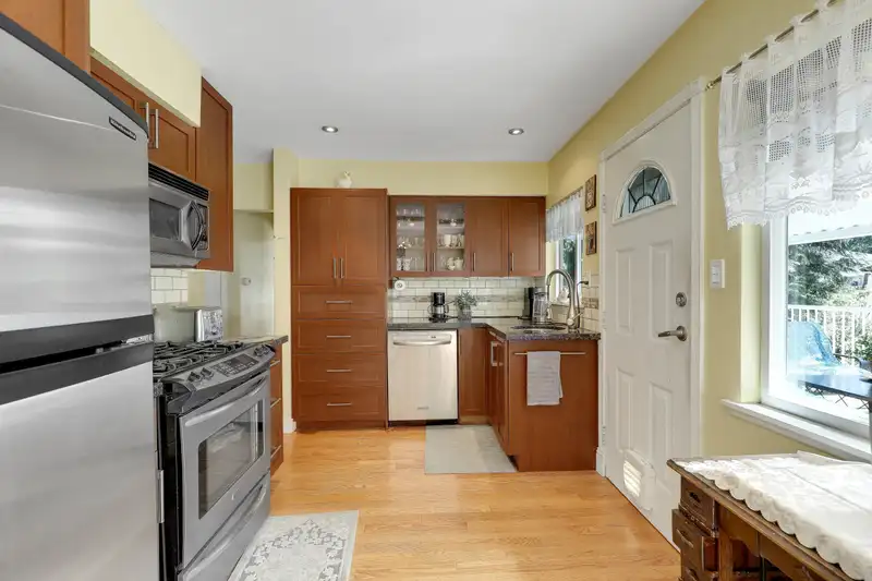 11230 LANSDOWNE DRIVE - photo 3 of 40
