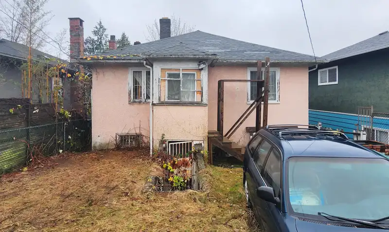 5302 INVERNESS STREET - photo 2 of 3
