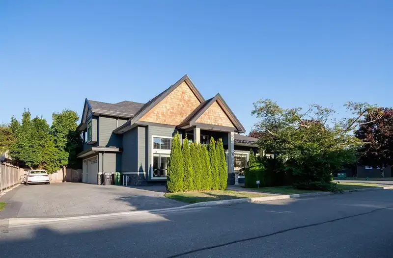 9491 GLENBROOK DRIVE - photo 1 of 28