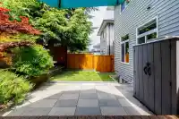 6125 150A STREET - thumbnail 5