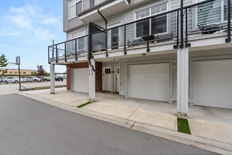 13 4771 224 STREET - photo 2 of 36