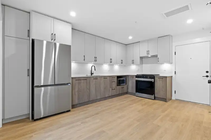 214 27218 ALDERGROVE TOWN CENTER DRIVE - photo 3 of 28