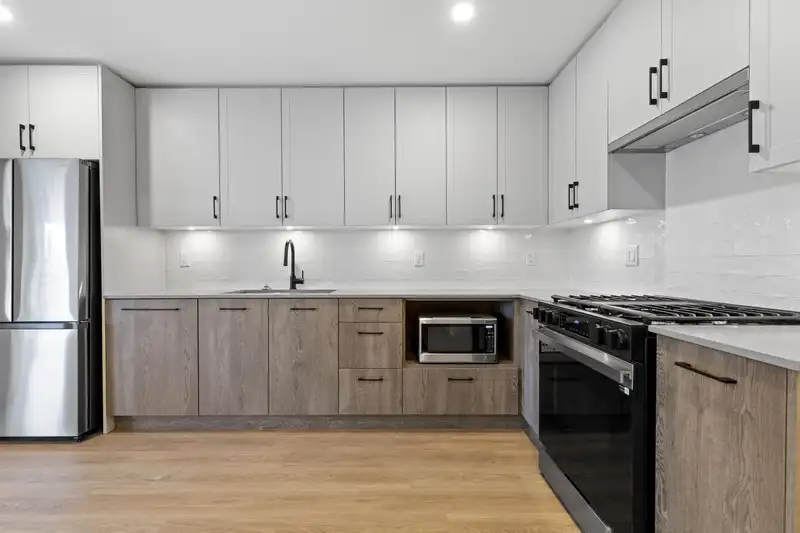 214 27218 ALDERGROVE TOWN CENTER DRIVE - photo 4 of 28