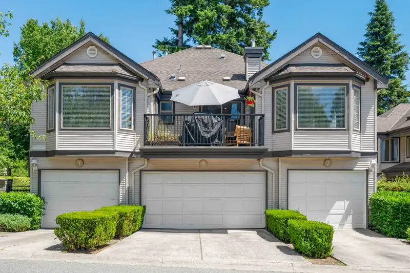 2 15840 84 AVENUE - photo 3 of 36