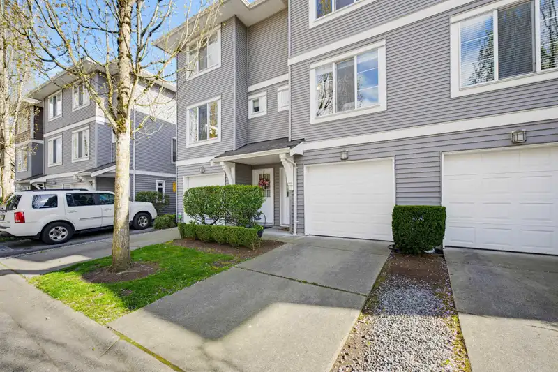 73 15155 62A AVENUE - photo 2 of 40