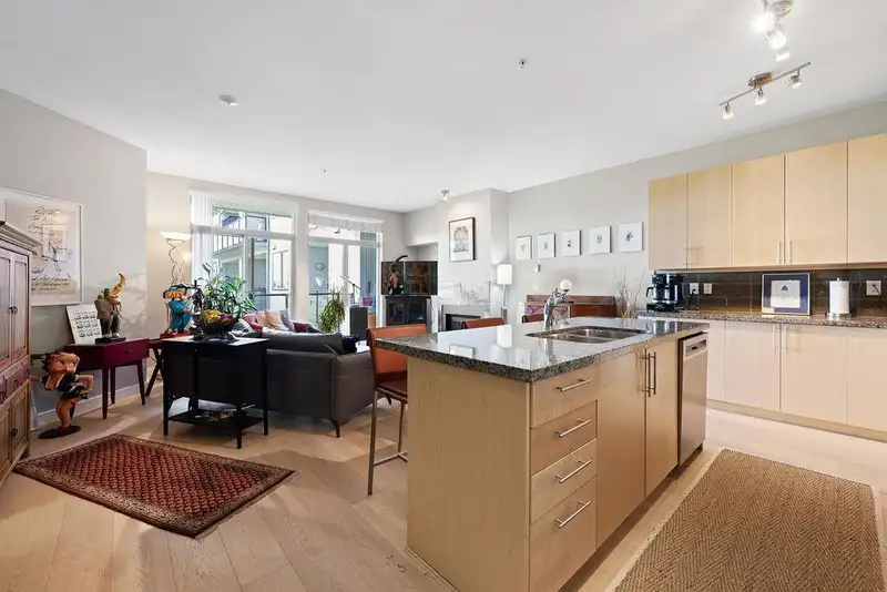 314 6233 LONDON ROAD - photo 3 of 29