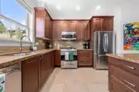 5 897 PREMIER STREET - thumbnail 12