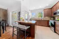 5 897 PREMIER STREET - thumbnail 17