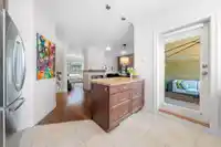 5 897 PREMIER STREET - thumbnail 18