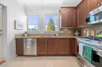 5 897 PREMIER STREET - thumbnail 10