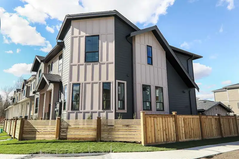 20687 76 AVENUE - photo 1 of 38