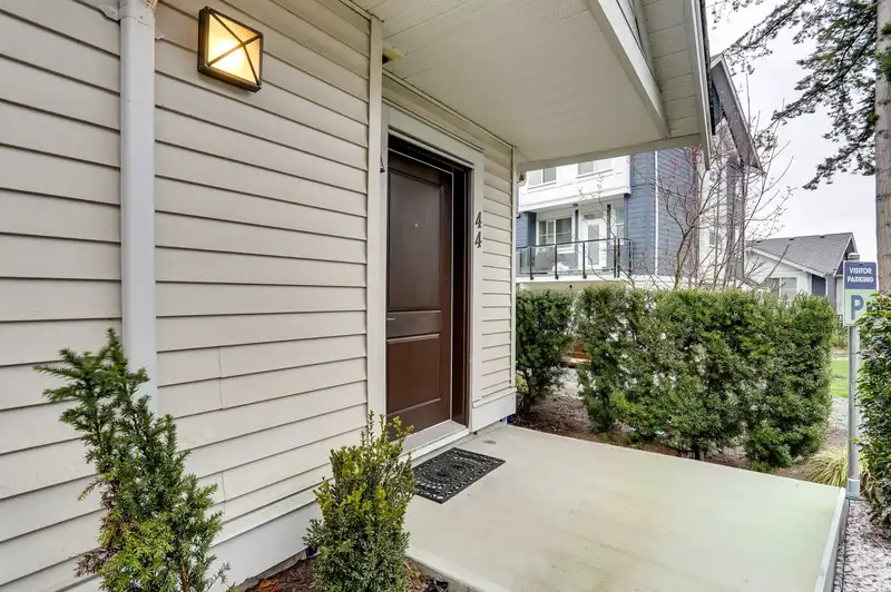 44 14355 62 AVENUE - photo 2 of 30