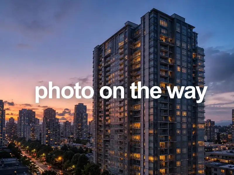 2508 833 SEYMOUR STREET - photo 1 of 1