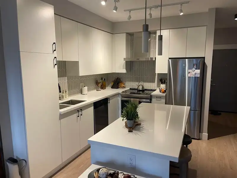 B302 20838 78B AVENUE - photo 2 of 35