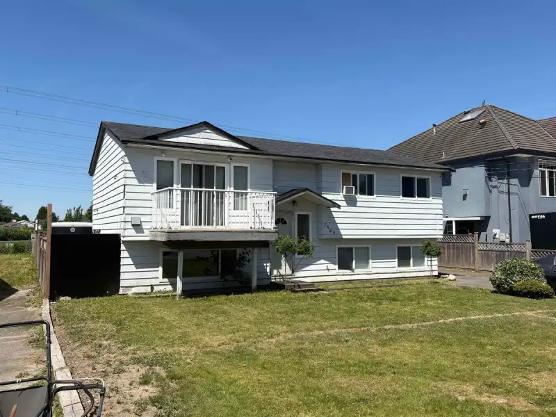 7629 126A STREET - photo 1 of 25