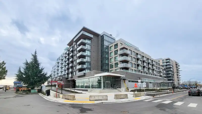 327 755 HARBOURSIDE DRIVE - photo 2 of 29