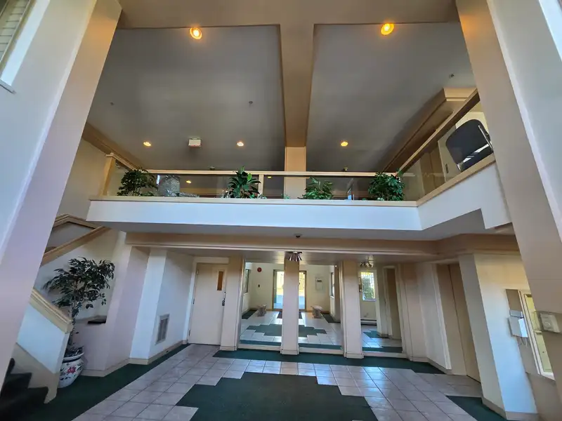 301 20140 56 AVENUE - photo 2 of 16