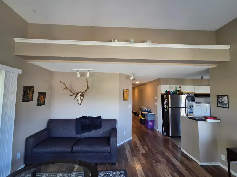 301 20140 56 AVENUE - photo 4 of 16