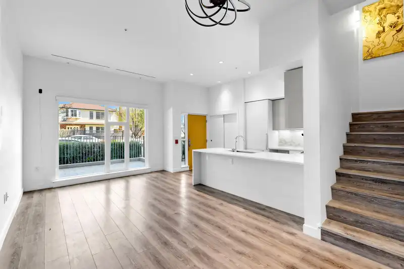 8111 CHESTER STREET - photo 4 of 21