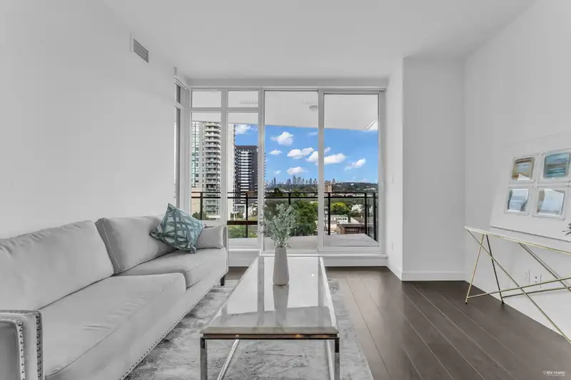 507 2085 SKYLINE COURT - photo 3 of 28