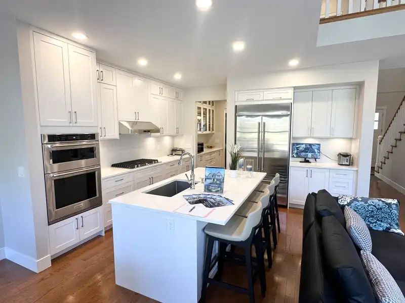 3670 142 STREET - photo 3 of 40