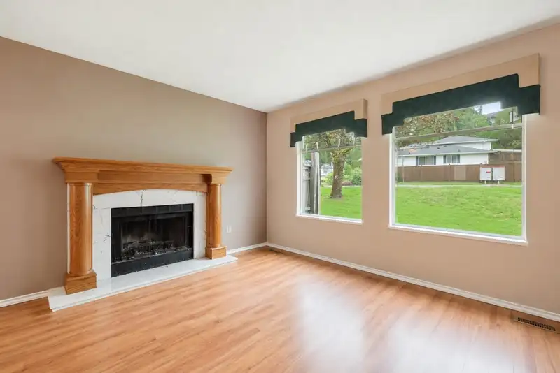 22136 RIVER BEND - photo 4 of 32
