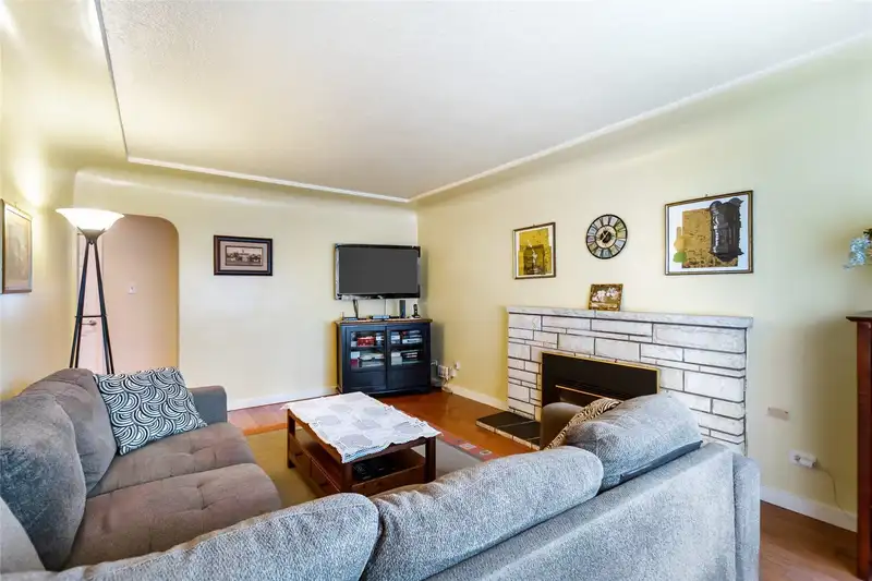 3713 KINCAID STREET - photo 4 of 25