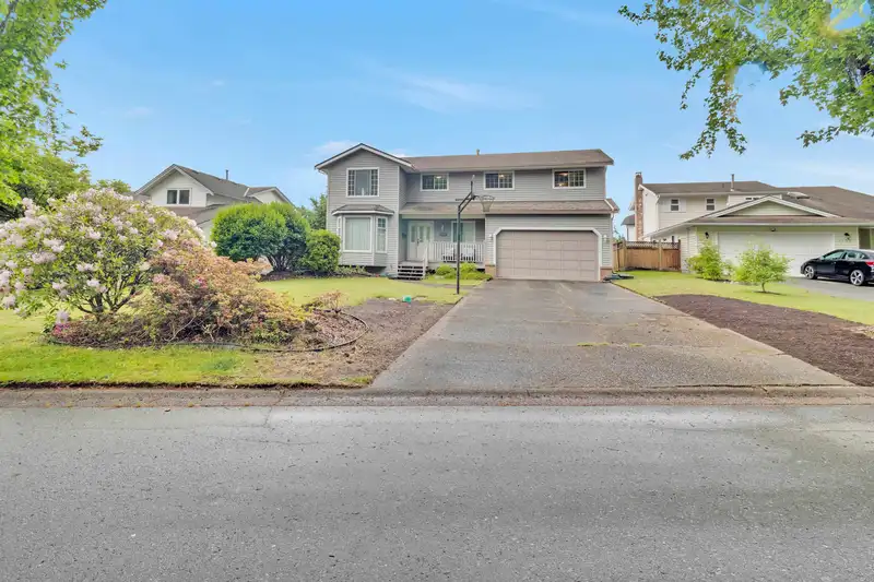 1127 161A STREET - photo 2 of 27