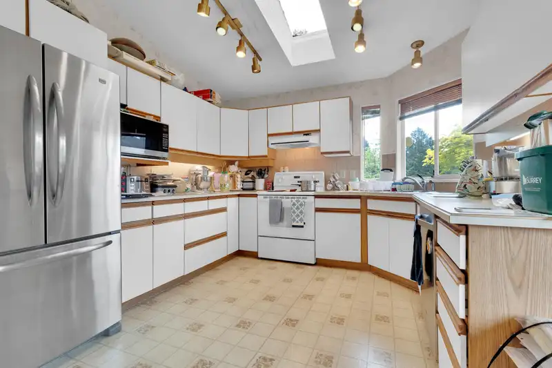 1127 161A STREET - photo 4 of 27