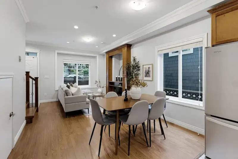 2139 TRIUMPH STREET - photo 1 of 19