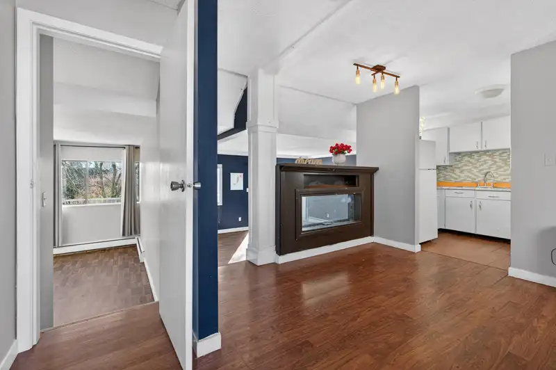 44 17706 60 AVENUE - photo 2 of 30