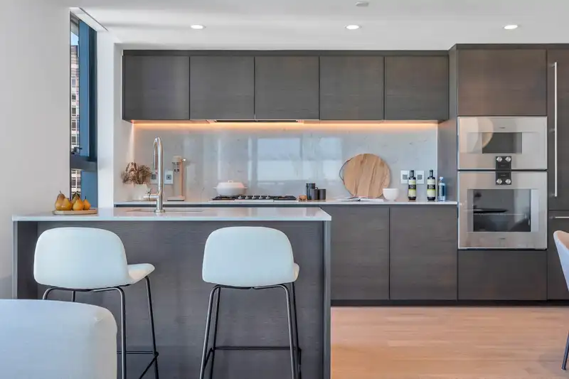1802 1482 ROBSON STREET - photo 3 of 15