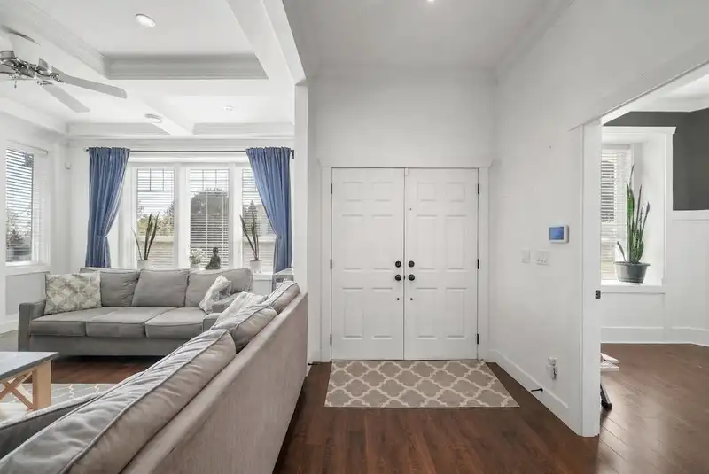 12502 58A AVENUE - photo 2 of 40