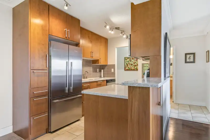 222 340 W 3RD STREET - photo 2 of 27
