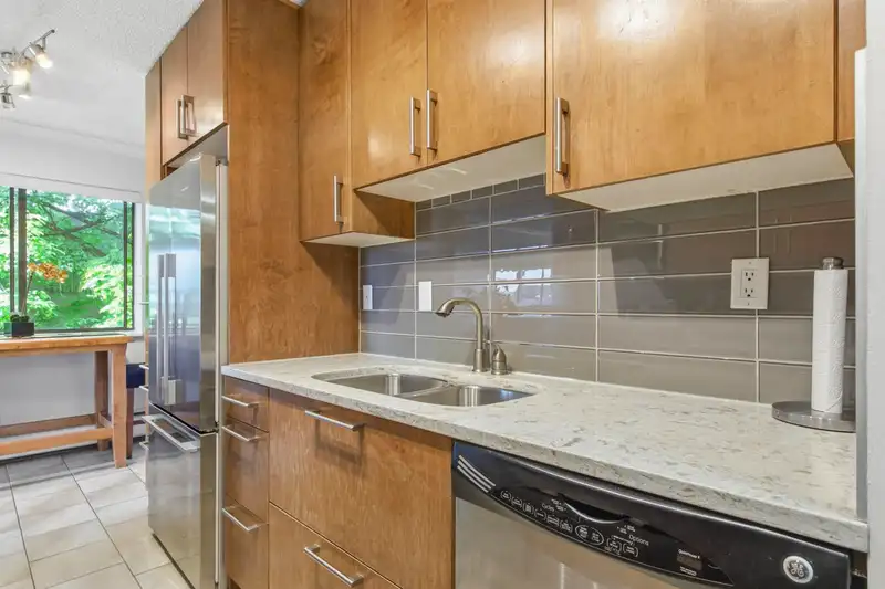 222 340 W 3RD STREET - photo 3 of 27