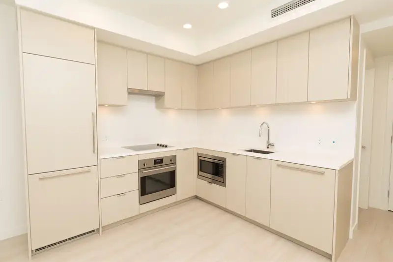 2206 13675 107A AVENUE - photo 2 of 28