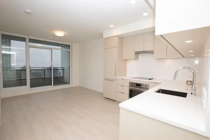 2206 13675 107A AVENUE - photo 3 of 28
