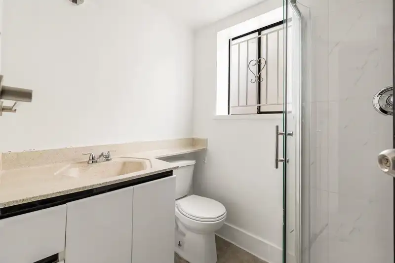 2539 E 34TH AVENUE - photo 4 of 32