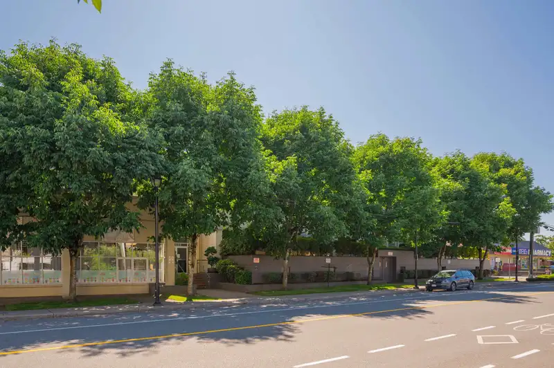 110 20680 56 AVENUE - photo 3 of 39