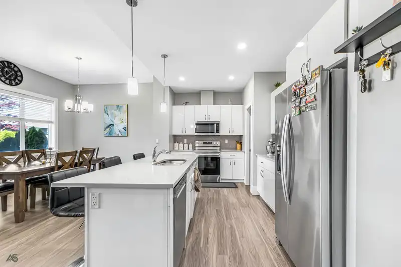 6561 FERN STREET - photo 3 of 32
