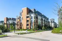 301 8327 201 STREET - thumbnail 1